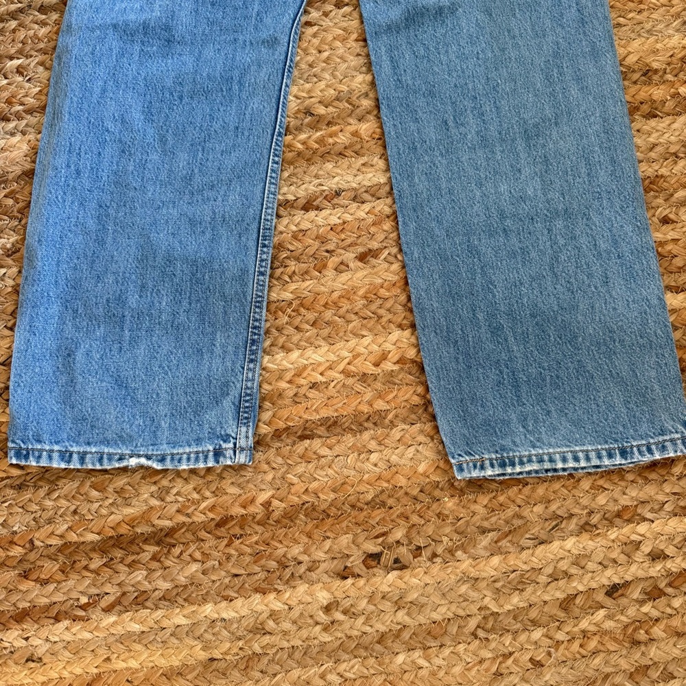 Levi’s Women’s Size 31 Waist Low Pro Straight Medium Wash Denim - Picture 7 of 11
